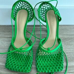 BOTTEGA VENETA
Lace-up leather-trimmed mesh pumps green 37 1/2